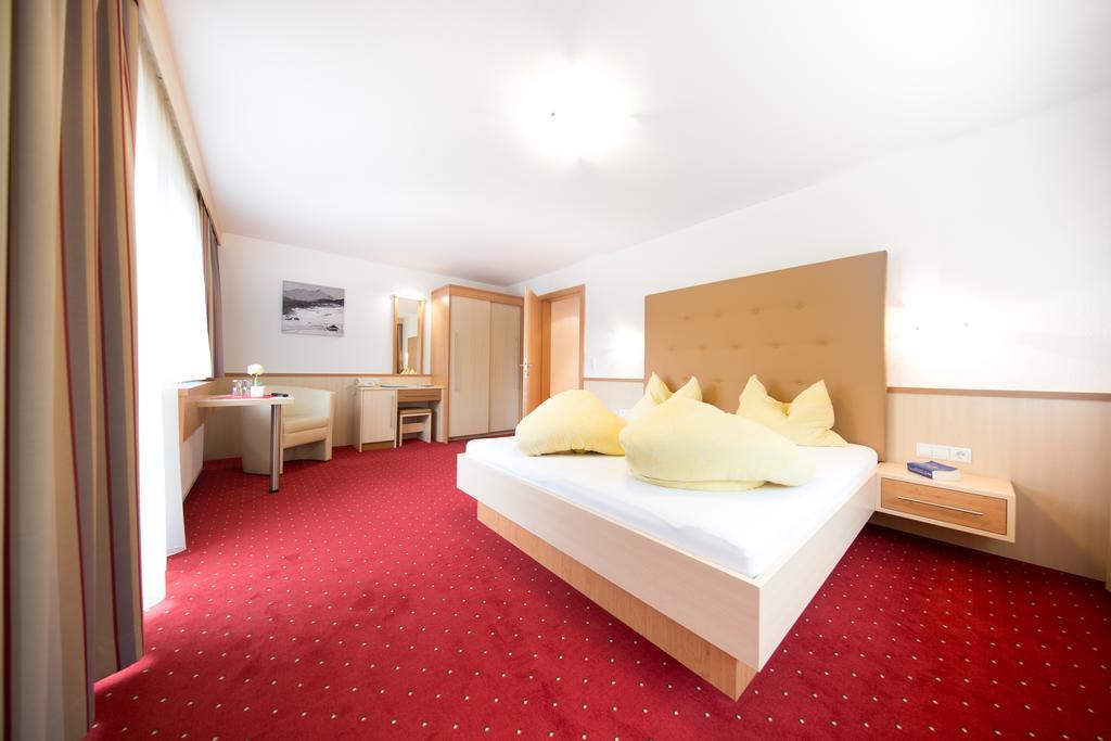 Fruehstueckspension Astoria Sölden Dış mekan fotoğraf